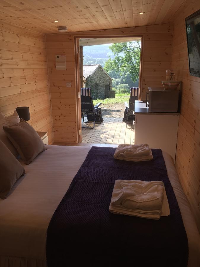 Romantic Getaway Luxury Wooden Cabin With Private Hot Tub And Bbq Абъристуит Екстериор снимка